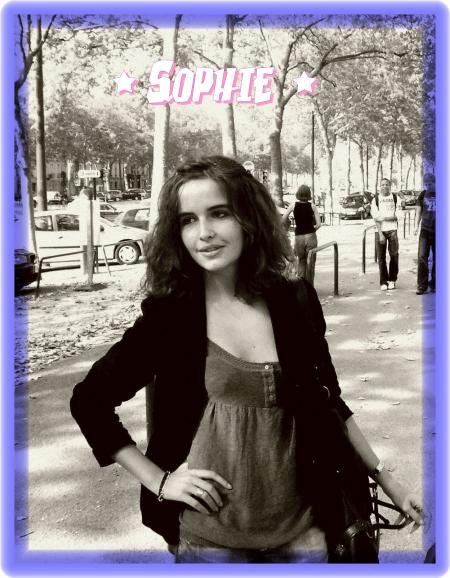 Et voici SoOophie, la deuxième MaNzAAA! (toi aussi tu voulais que je change! lol nan ms c'est quoi ces gens mdr! tkt j'ai changé! lol)